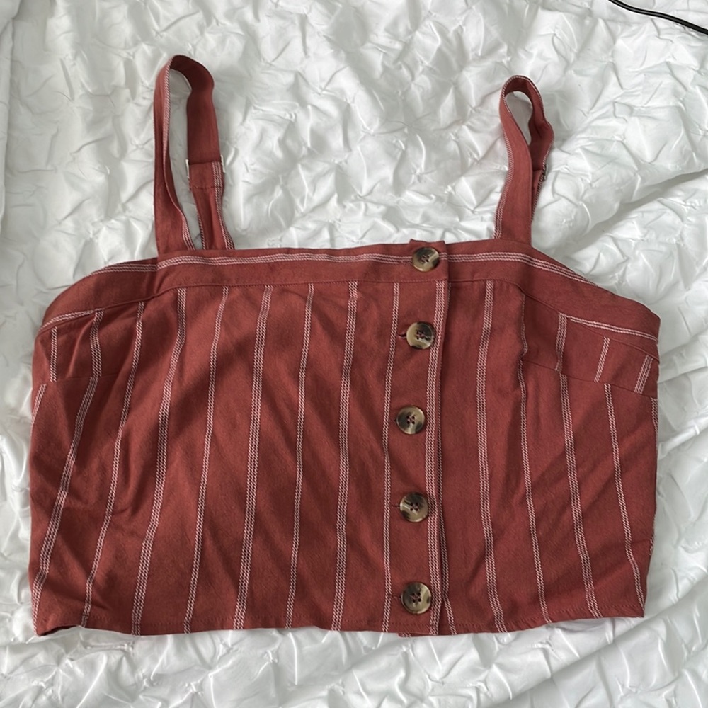 Sky and Sparrow Cropped Dusty Red Button Down Tank Shirt Size XL